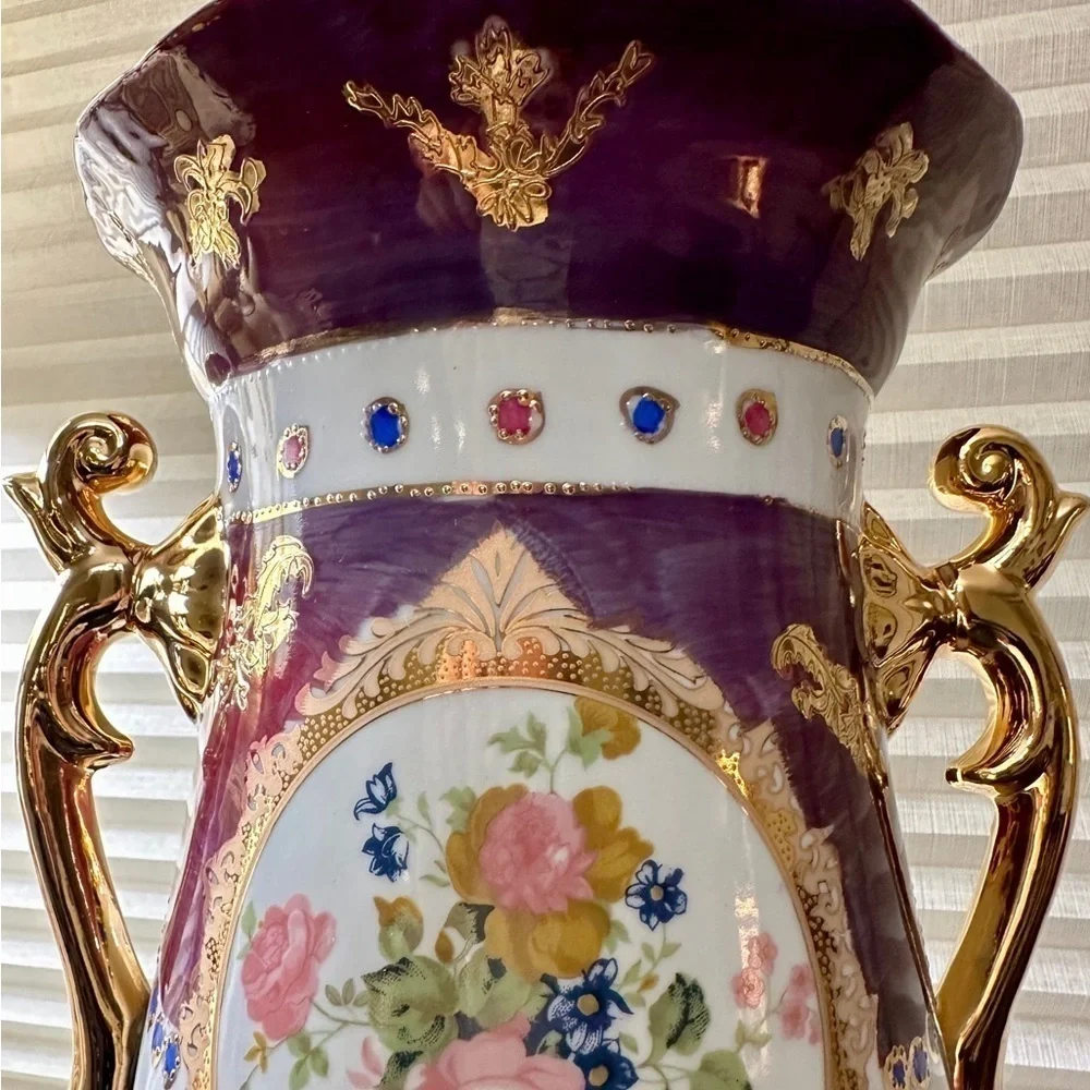 VINTAGE, HIGHLY DECORATIVE, WHITE & PURPLE BALUSTER VASE. ORNATE GILDED HANDLES.